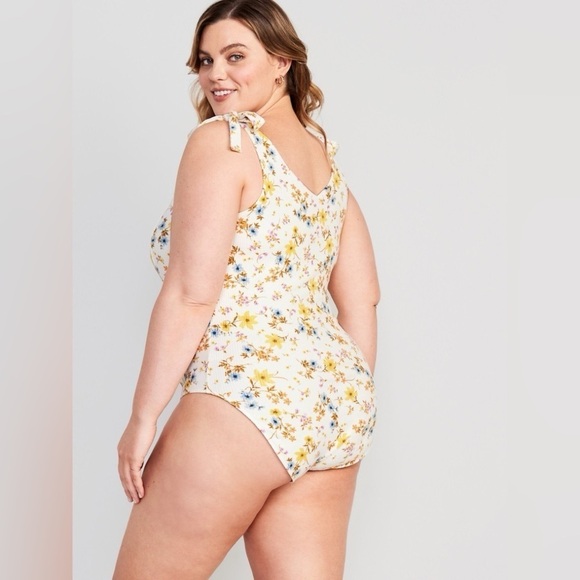 NWT! Old Navy Printed Tie-Shoulder V-Neck Rib-Knit Bodysuit  - Medium 🤎 - Picture 4 of 8